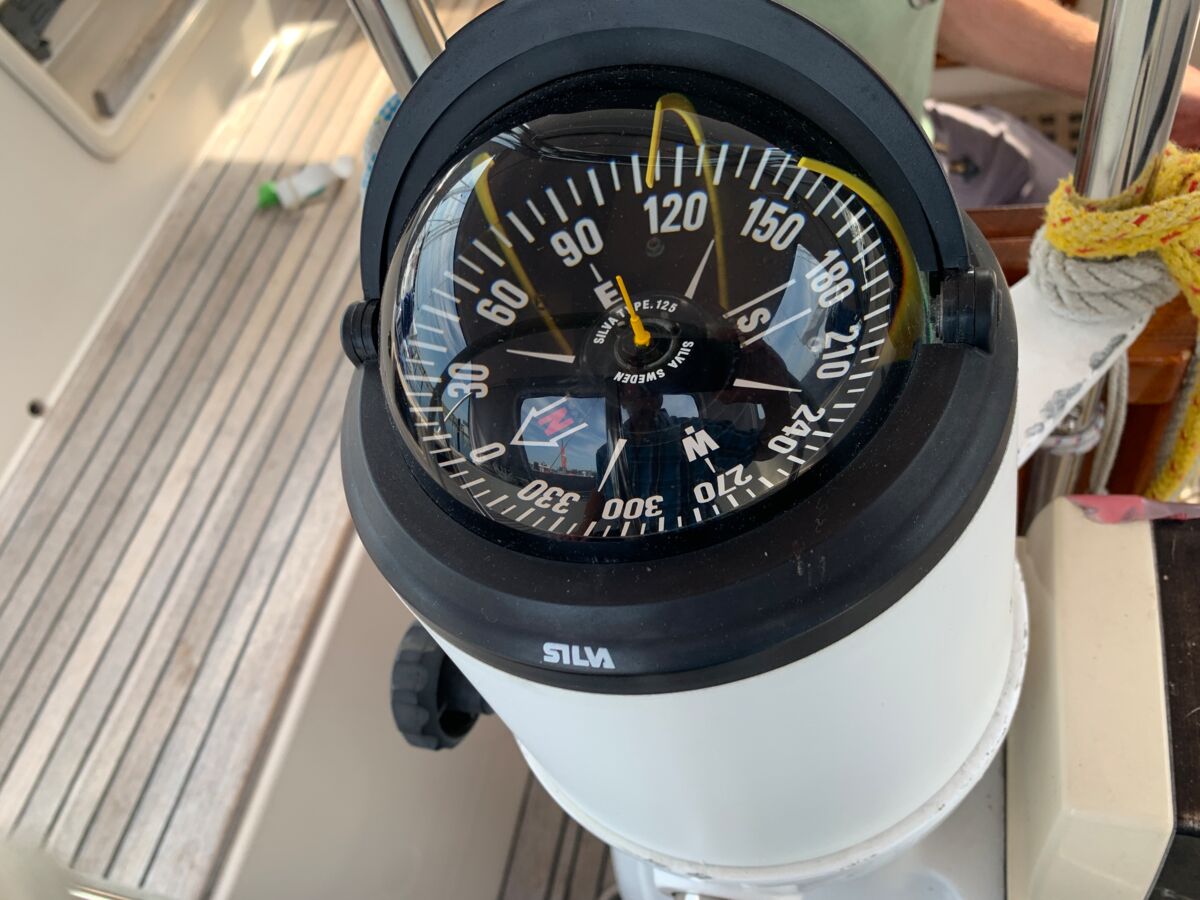 Sailing Yacht Hallberg-Rassy 42 F Sailing World Yachtbrokers Heiligenhafen 23 (2)