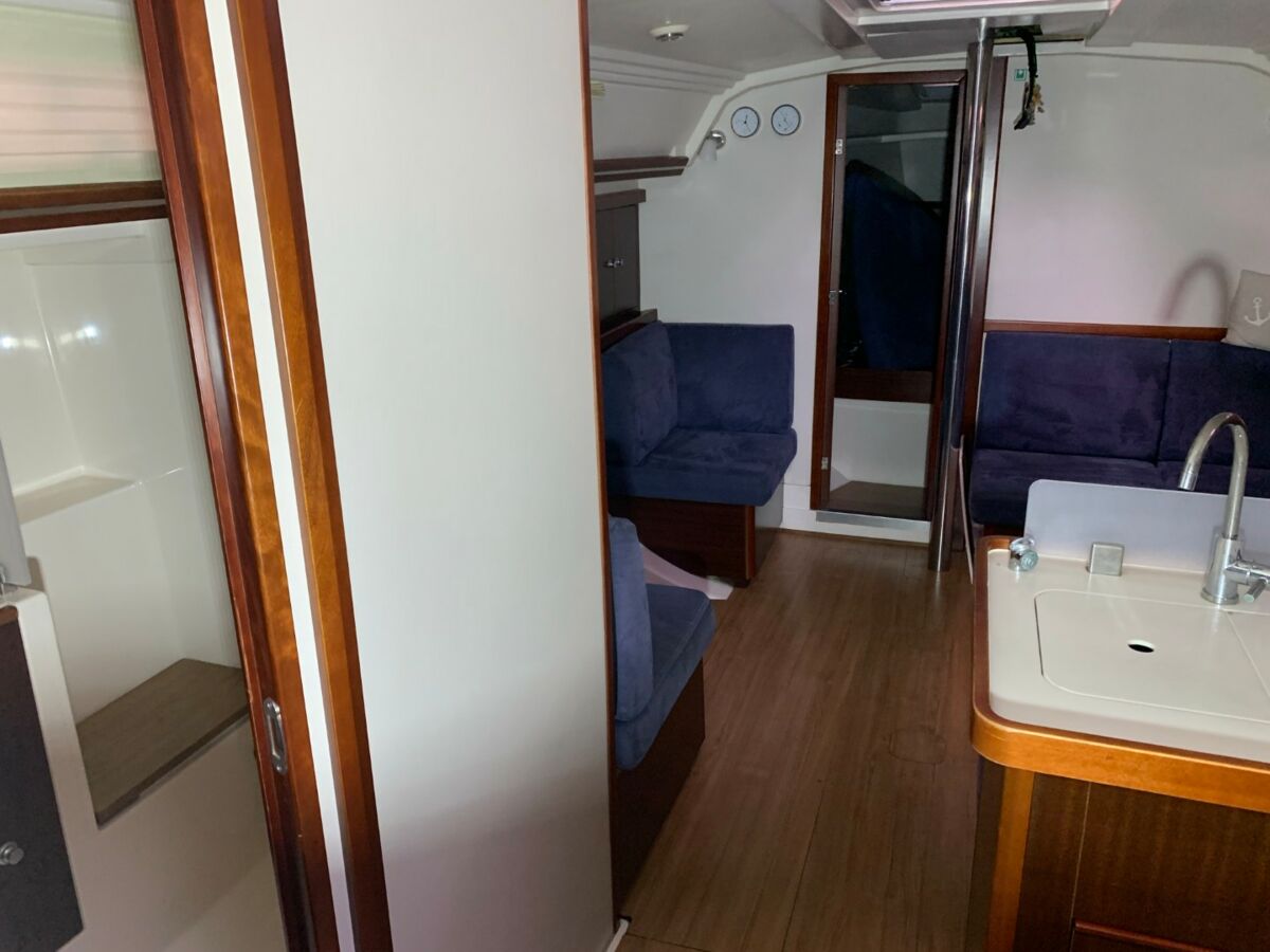 Sailing Yacht Hanse 375 Sailing World Yachtbrokes Heiligenhafen (2)