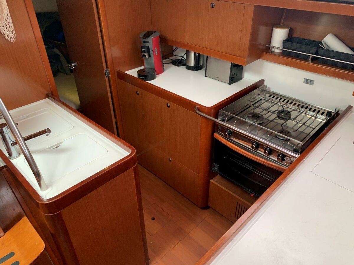 Segelyacht Beneteau Oceanis 46 Sailing World Yachtmakler 44