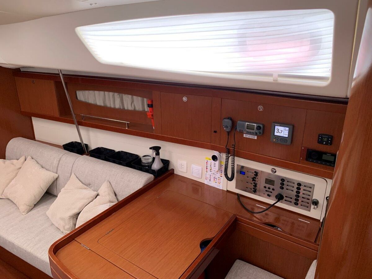 Segelyacht Beneteau Oceanis 46 Sailing World Yachtmakler 49