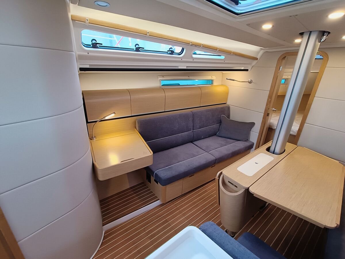 Segelyacht Dehler 38 SQ Sailingworld Yachtmakler 20