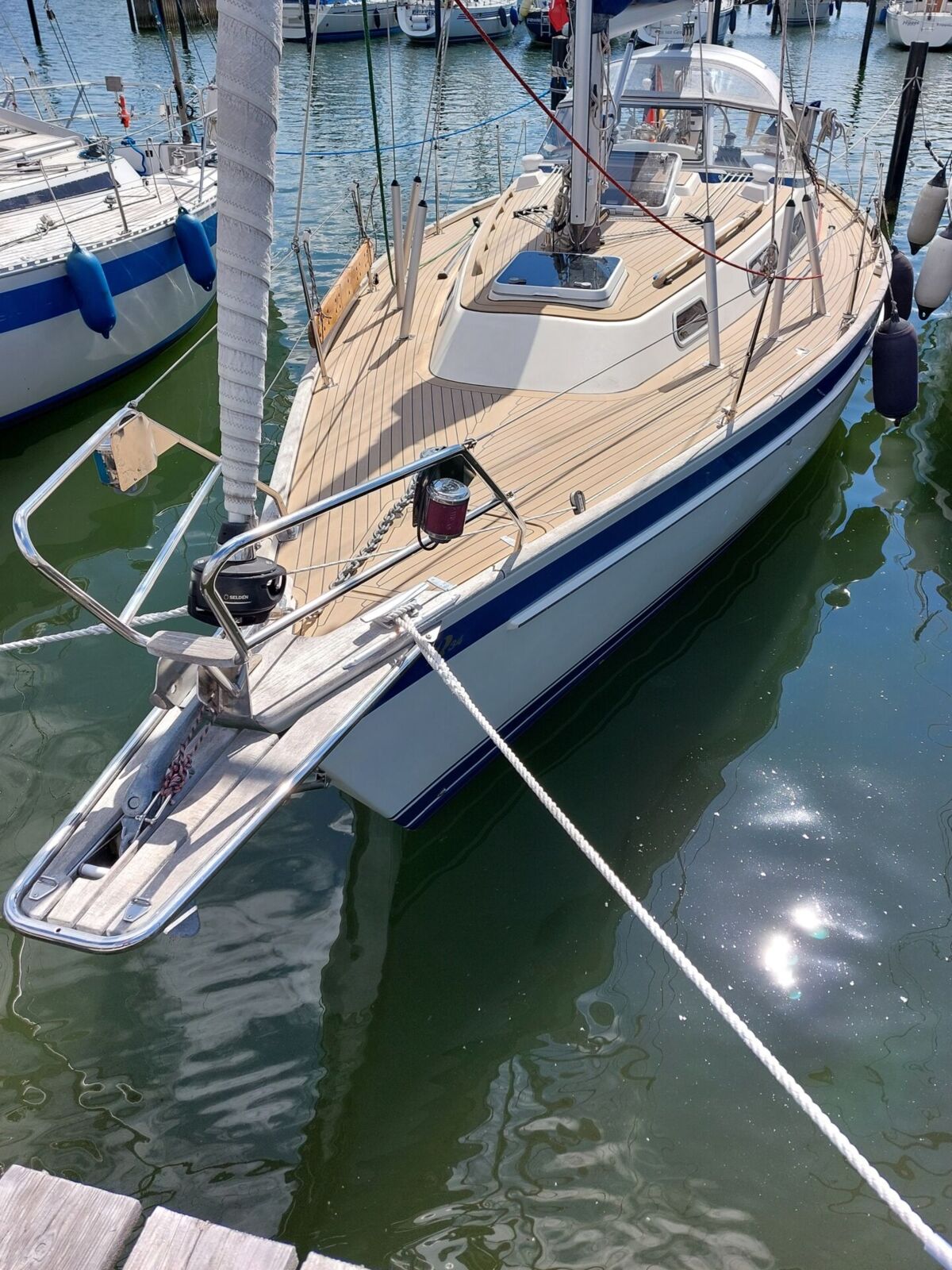 Segelyacht Hallberg-Rassy 34 Sailing World Yachtbrokers 77