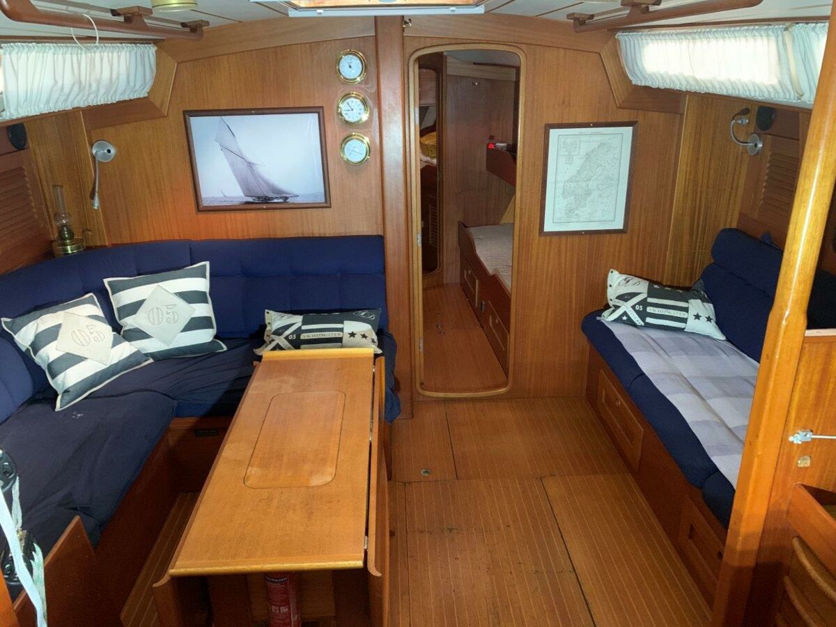 Segelyacht Hallberg-Rassy 45 Sailing World Yachtmakler   (2)