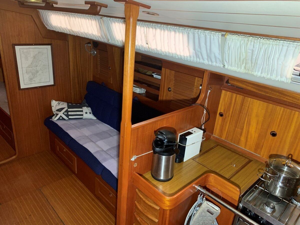 Segelyacht Hallberg-Rassy 45 Sailing World Yachtmakler   (5)