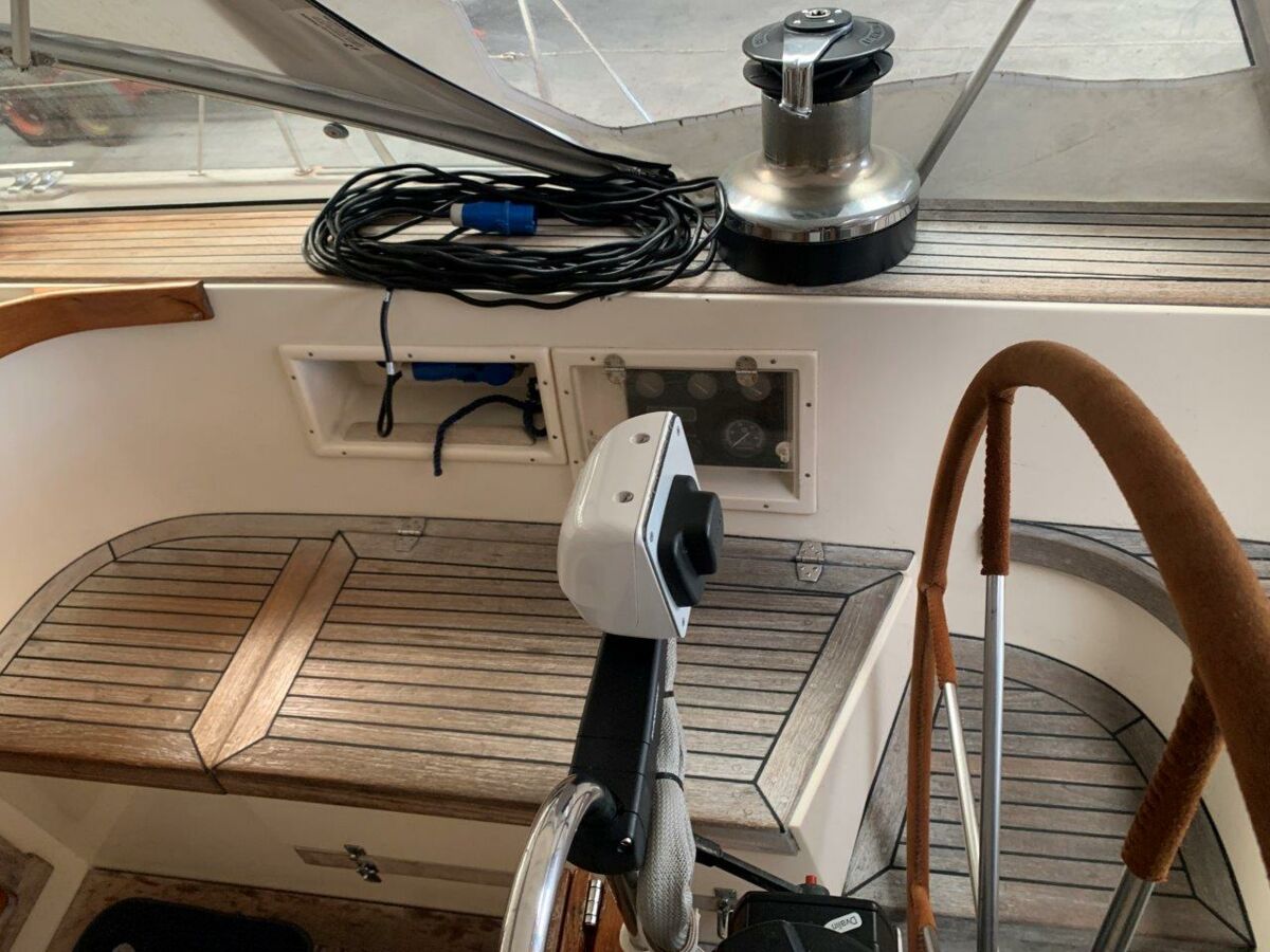 Segelyacht Hallberg-Rassy 45 Sailing World Yachtmakler   (68)