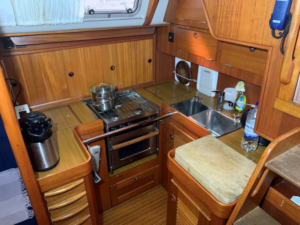 Segelyacht Hallberg-Rassy 45 Sailing World Yachtmakler   (7)