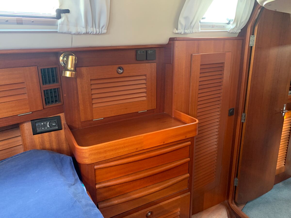 Segelyacht Hallberg-Rassy 45 Sailing World Yachtmakler Heiligenhafen 69