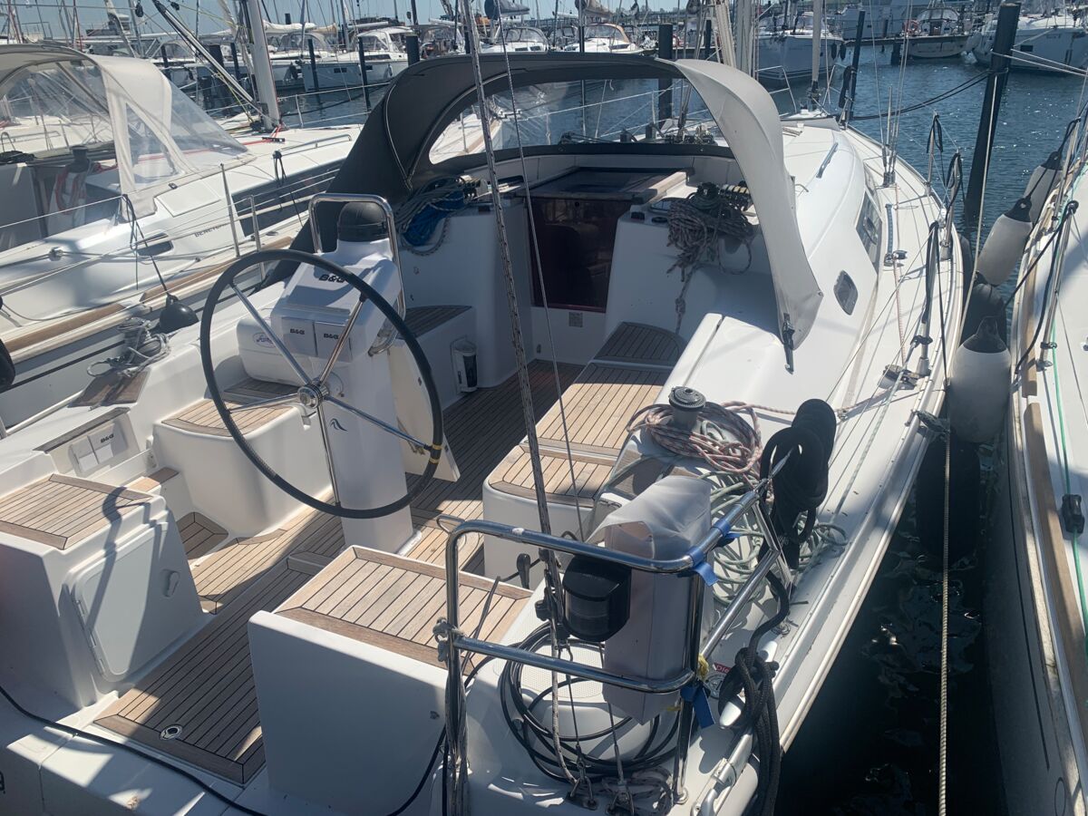 Segelyacht Hanse 370 Sailing World Yachtbrokers Heiligenhafen 1