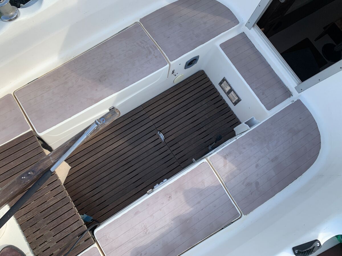Segelyacht Sunbeam 30 10