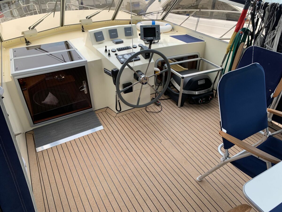 Vacance-1300-motoryacht-sailing-world-yachtbrokers-25