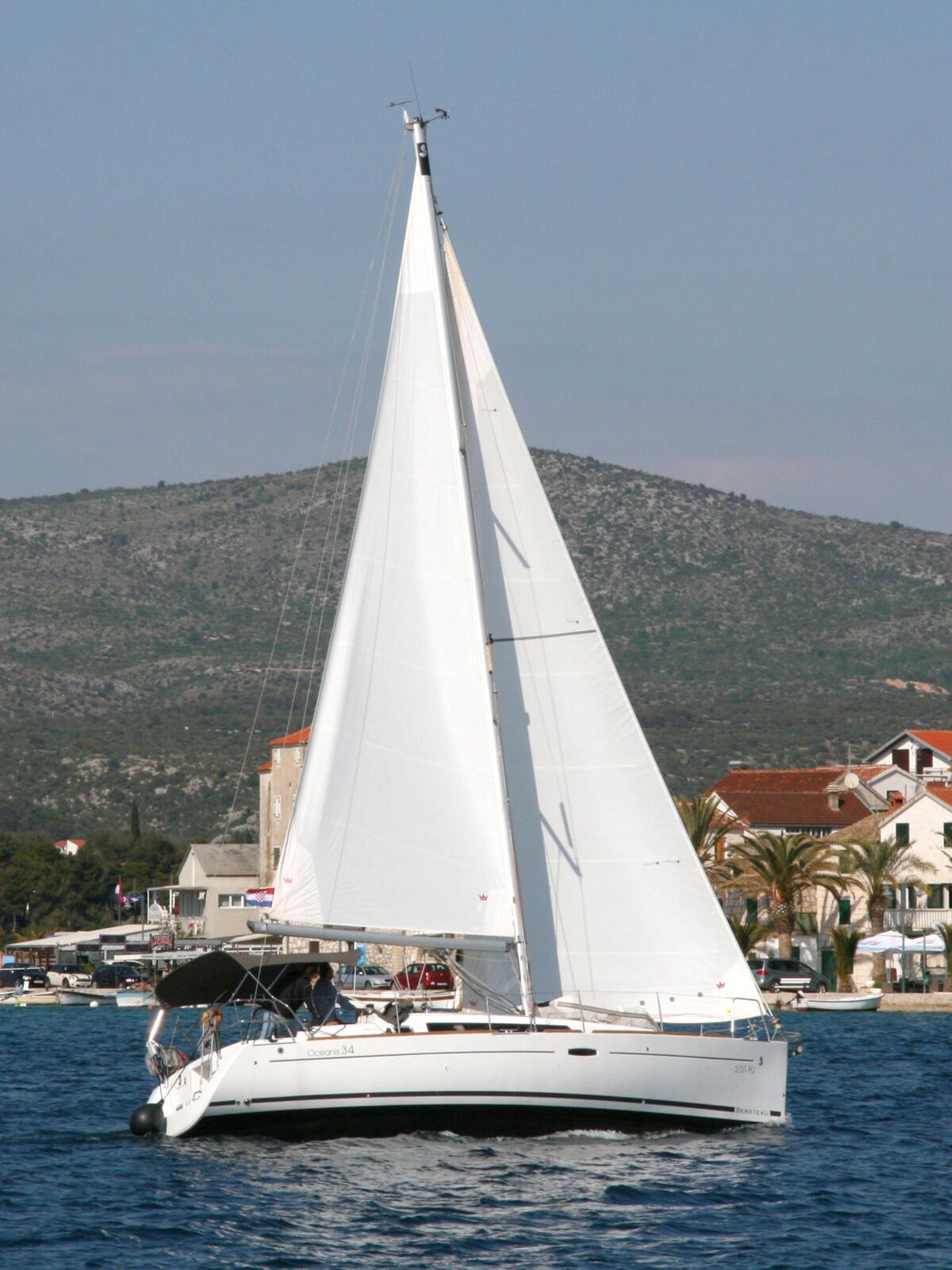 Beneteau Oceanis 34 Sailing World Yachtmakler 8