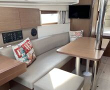 Beneteau Oceanis 35.1 Sailing World Yachtmakler 8