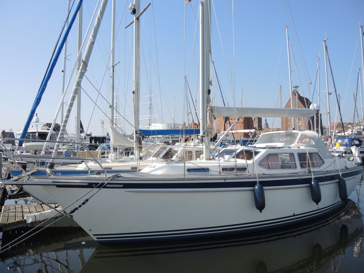 Deck Salon Segelyacht Nordship 35 DS Sailing World Yachtbrokers Heiligenhafen 1