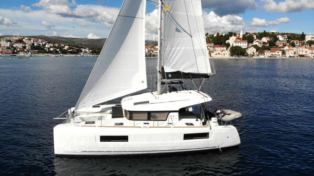 Lagoon 40 Katamaran Sailing World Yachtbrokers Heiligenhafen 1