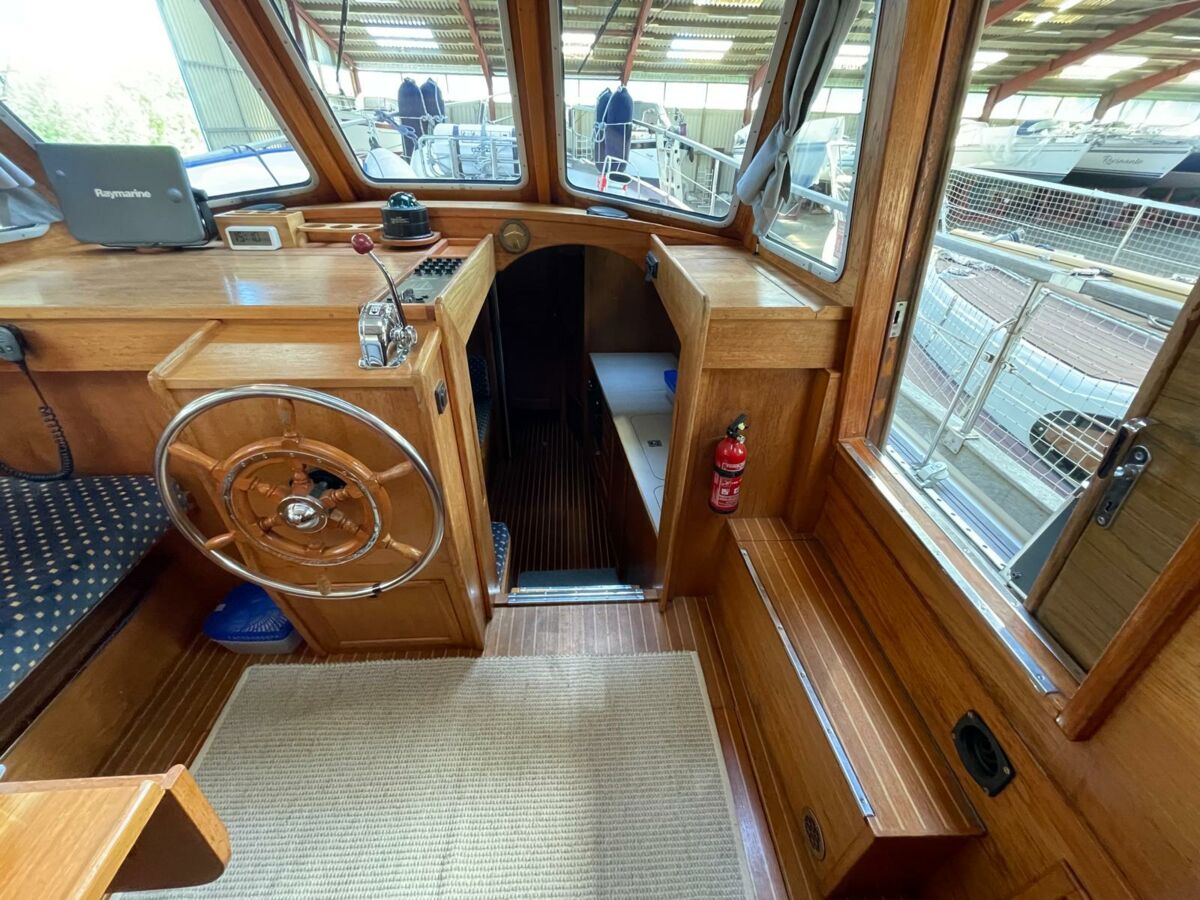 Motorsegler Nauticat 33 Sailing World Yachtmakler 18