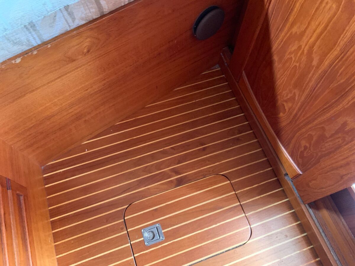 Motorsegler Nauticat 33 Sailing World Yachtmakler 34