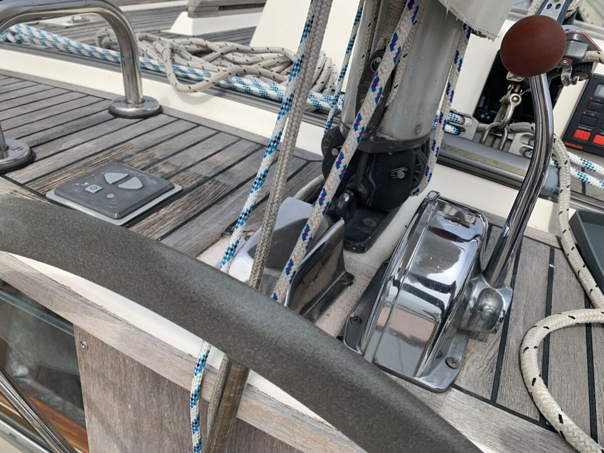 Motorsegler Nauticat 33 Sailing World Yachtmakler 9