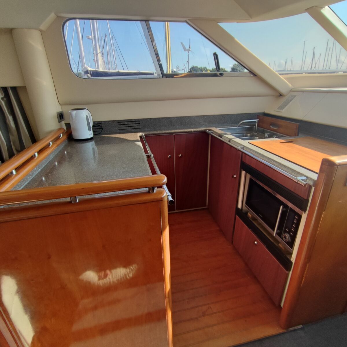Motoryacht Fairline Squadron 50 Sailing World Yachtbrokers 8