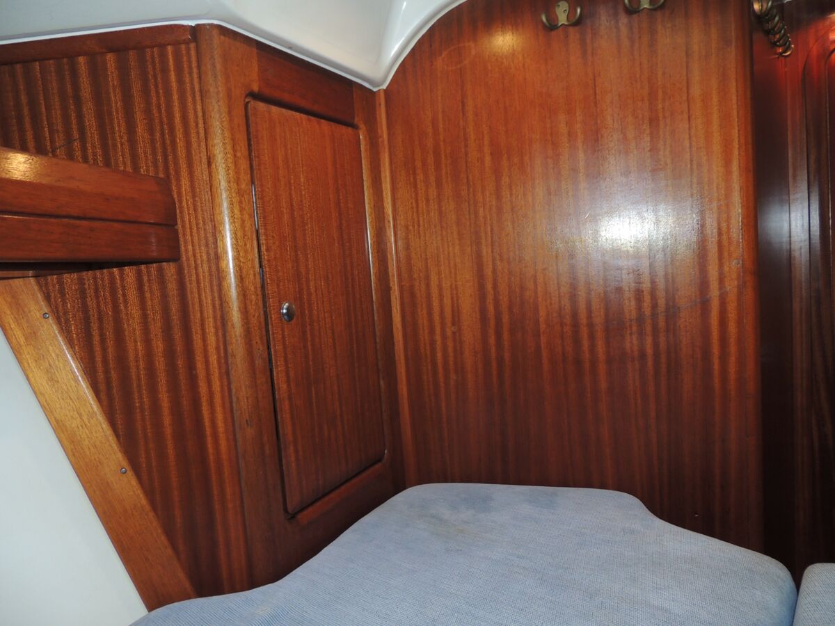 Sailing Yacht Bavaria 42 Sailing World Yachtbrokers 43