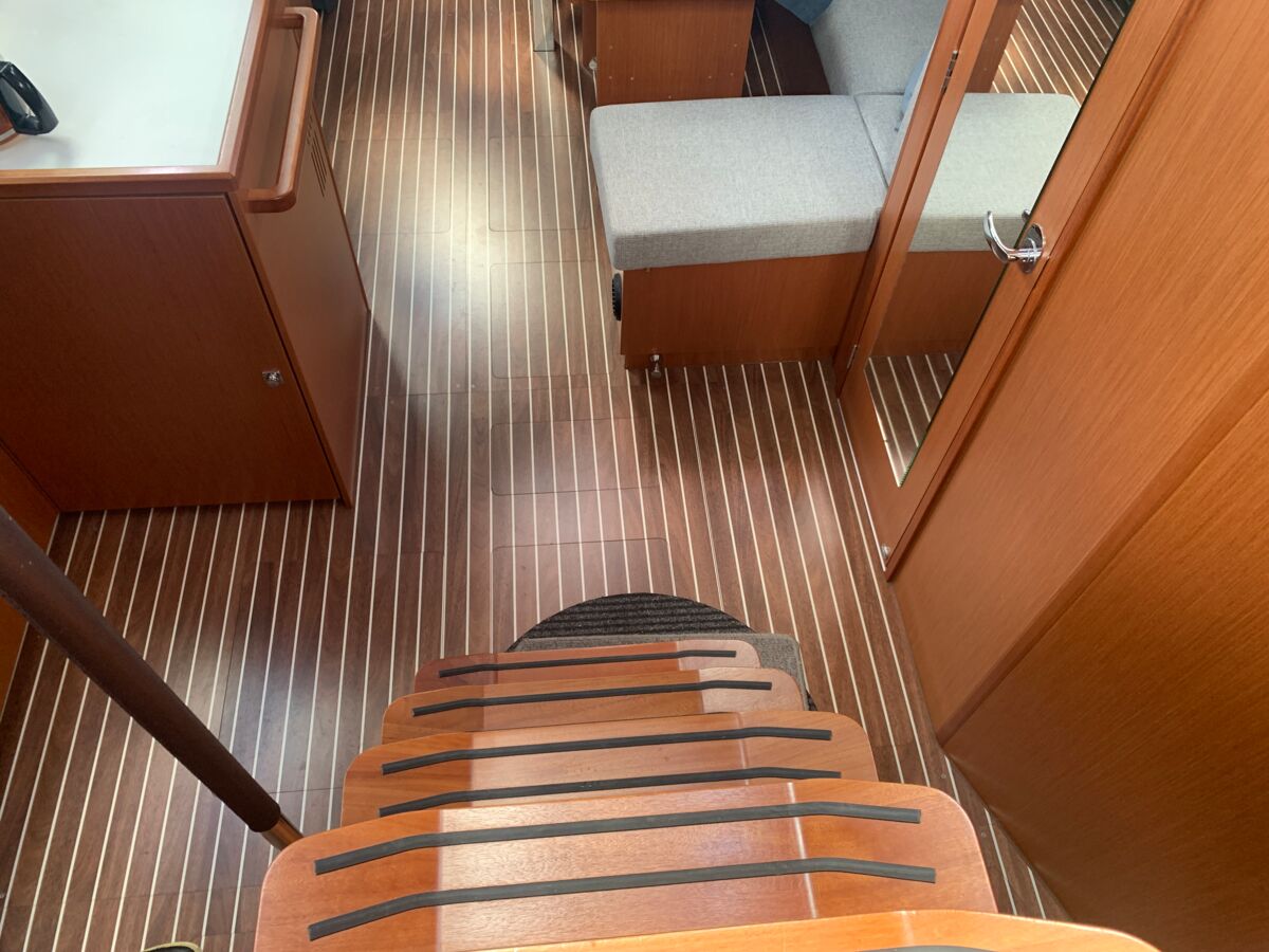Sailing Yacht Bavaria Cruiser 38 Sailing World Yachtbrokers Heiligenhafen 9