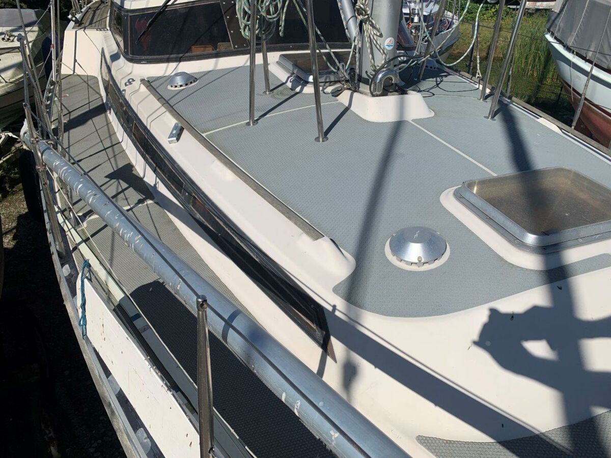 Sailing Yacht Beneteau Evasion 37 Ketch Sailing World Yachtbrokers Heiligenhafen 23