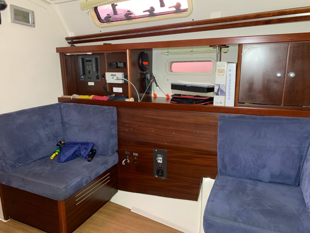 Sailing Yacht Hanse 375 Sailing World Yachtbrokes Heiligenhafen (8)