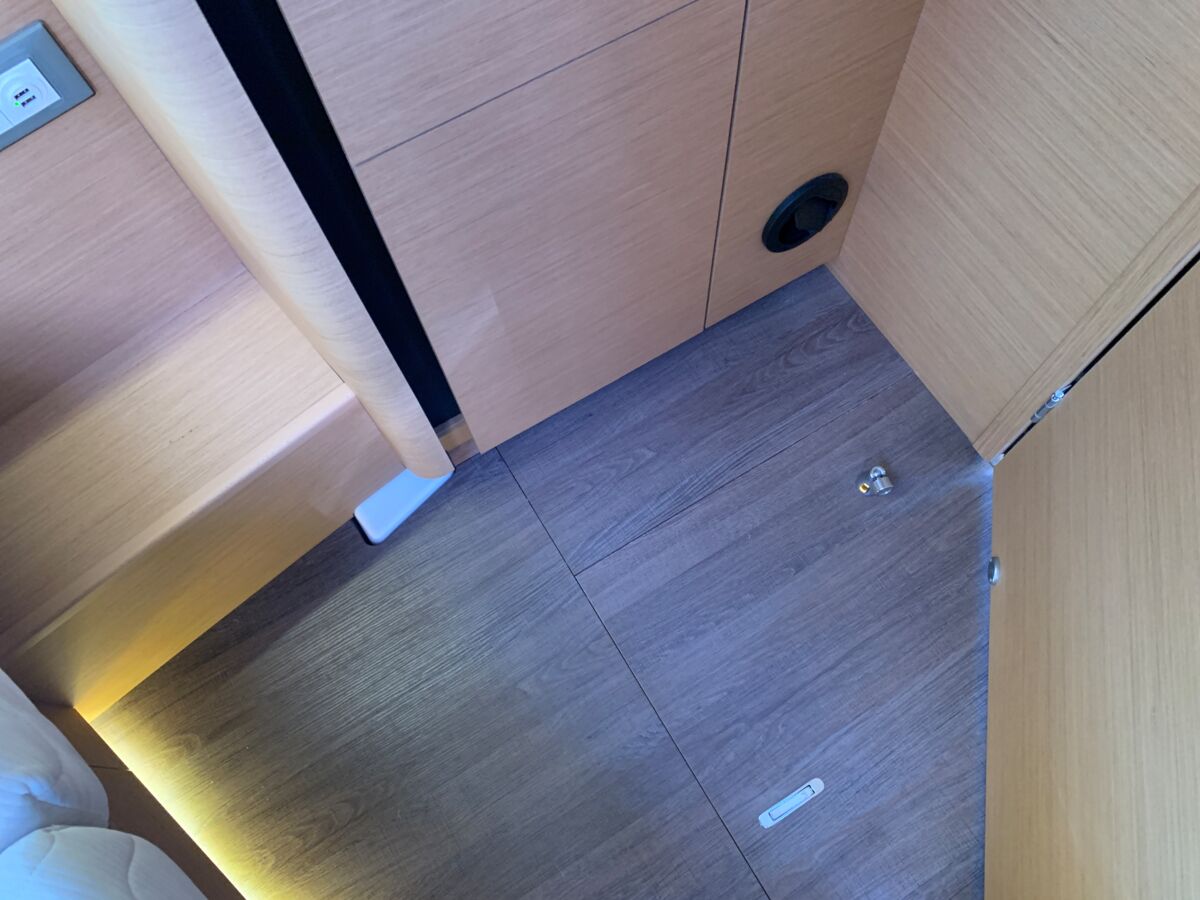 Sailing Yacht Jeanneau Sun Odyssey 410 Sailing World Yachtbrokers 20