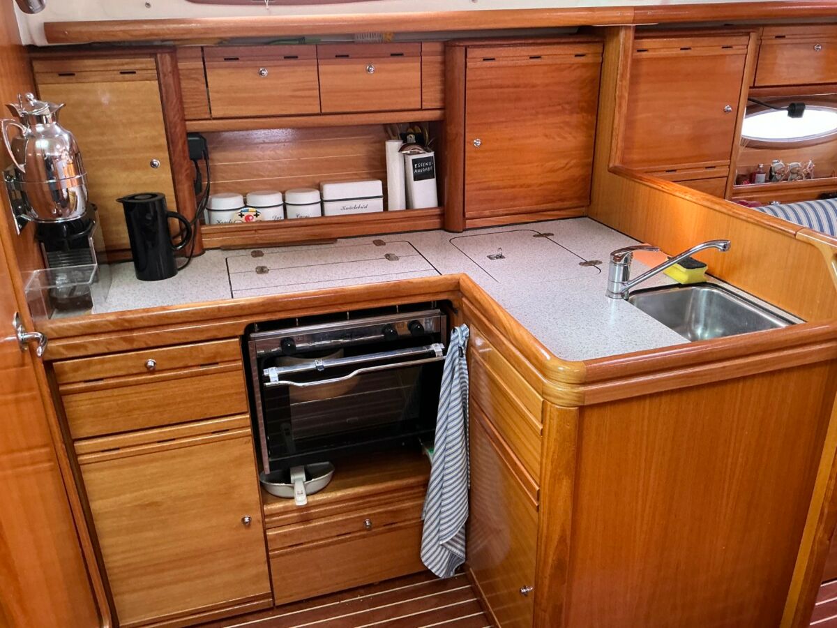 Segelyacht Bavaria 37 Cruiser Sailing World Yachtmakler 9 (1)