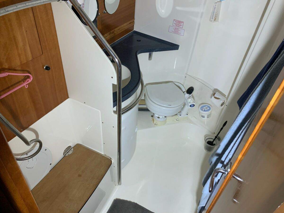 Segelyacht Bavaria 38 Cruiser (16)