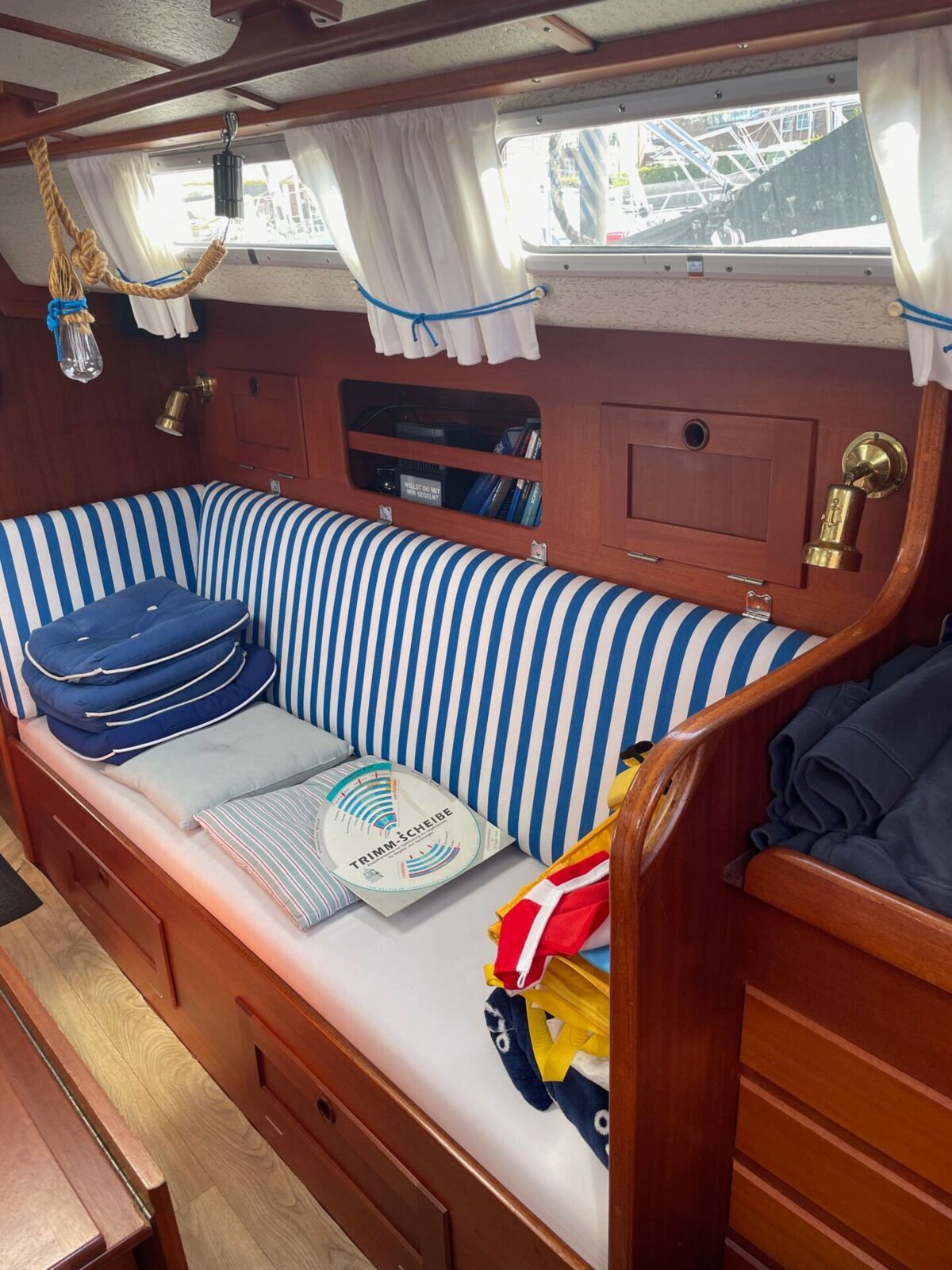 Segelyacht Hallberg-Rassy 29 Sailing World Yachtbrokers 13