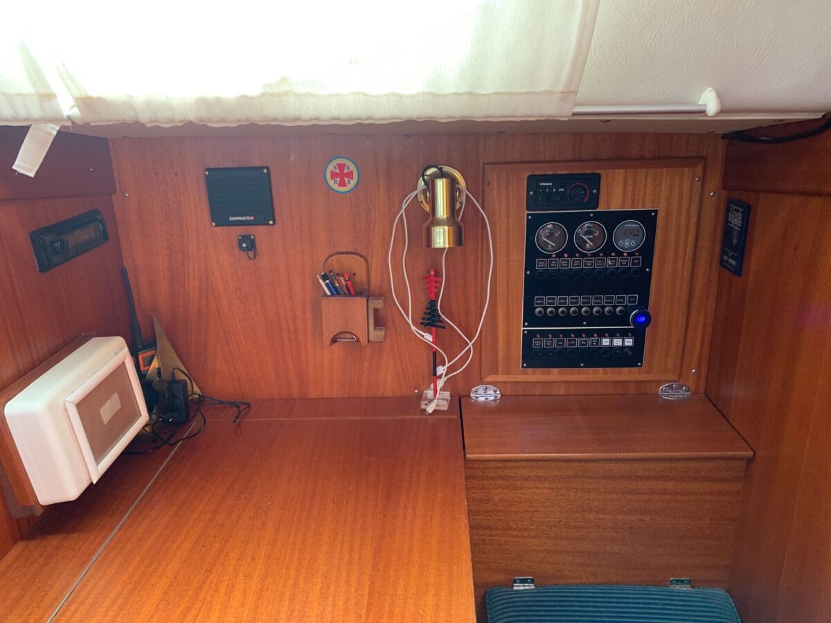 Segelyacht Hallberg-Rassy 34 Sailing World Yachtbrokers 22