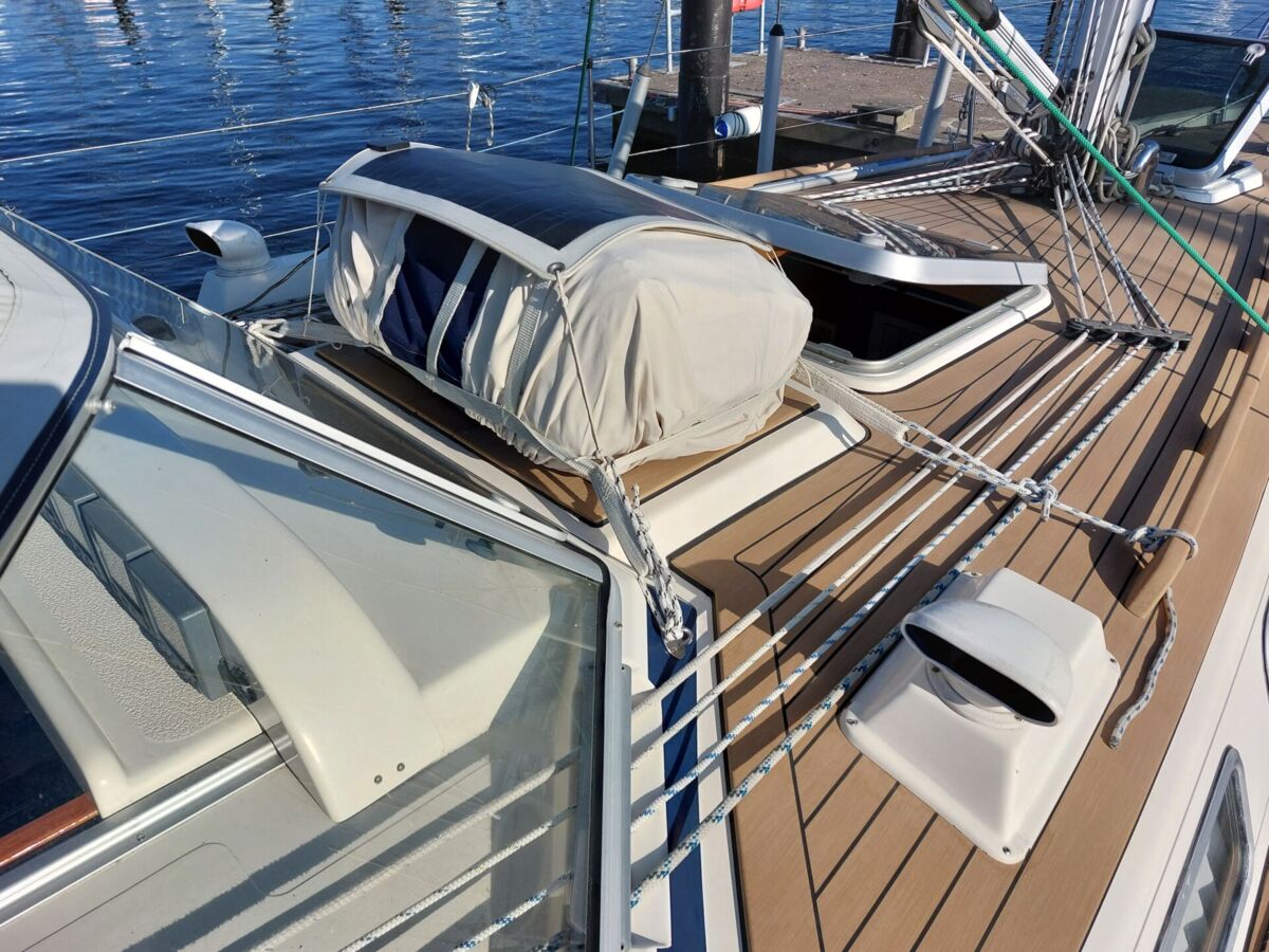 Segelyacht Hallberg-Rassy 34 Sailing World Yachtbrokers 43