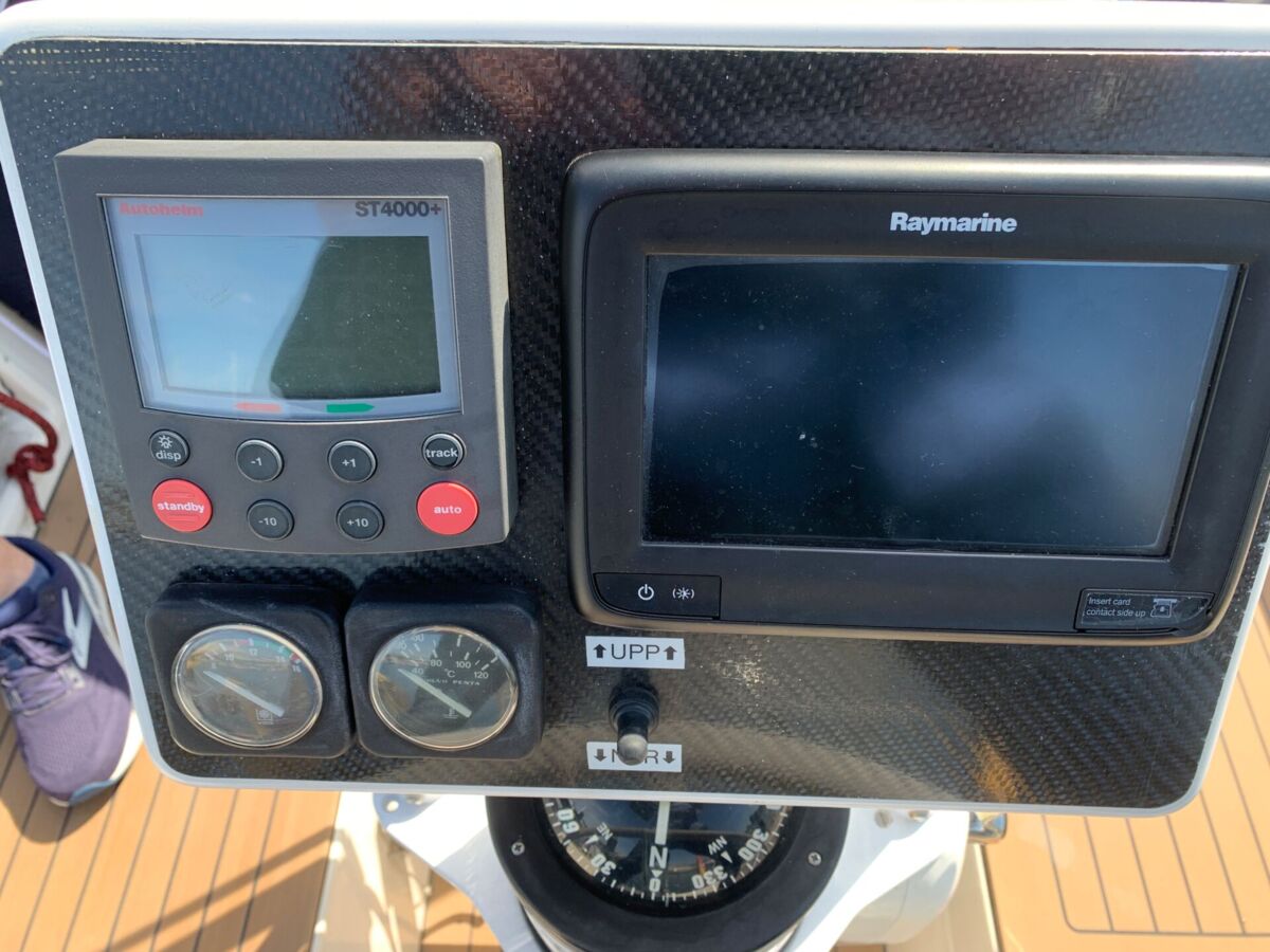 Segelyacht Hallberg-Rassy 34 Sailing World Yachtbrokers 50