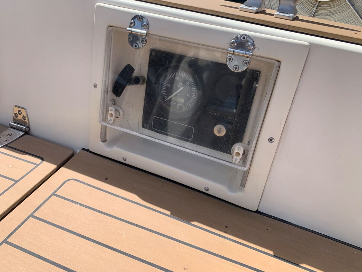 Segelyacht Hallberg-Rassy 34 Sailing World Yachtbrokers 52