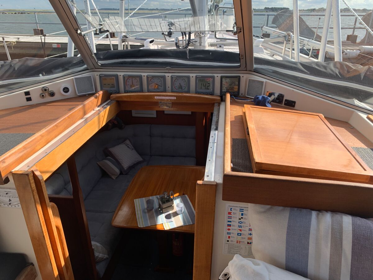 Segelyacht Hallberg-Rassy 45 Sailing World Yachtmakler Heiligenhafen 41