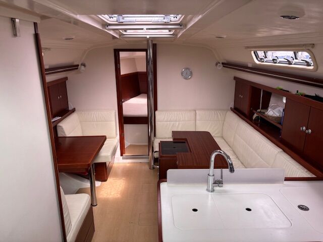 Segelyacht Hanse 375 Sailing World Yachtmakler Heiligenhafen 4