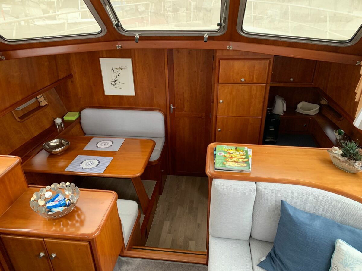 Vacance-1300-motoryacht-sailing-world-yachtbrokers-4