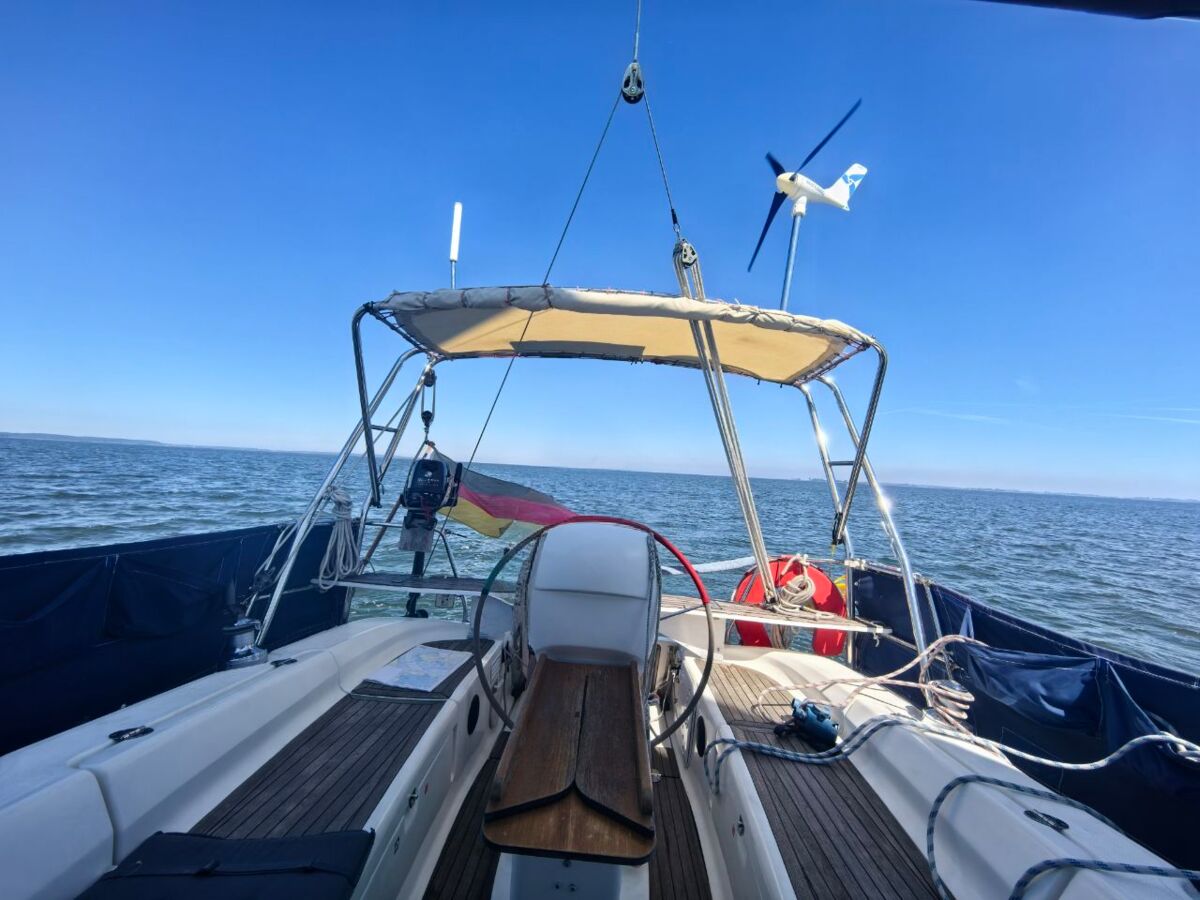 Bavaria 38 Bimini