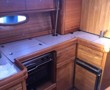 Bavaria 42-Cruiser-Gebrauchtyacht-Sailing-World-Yachtbrokers-6