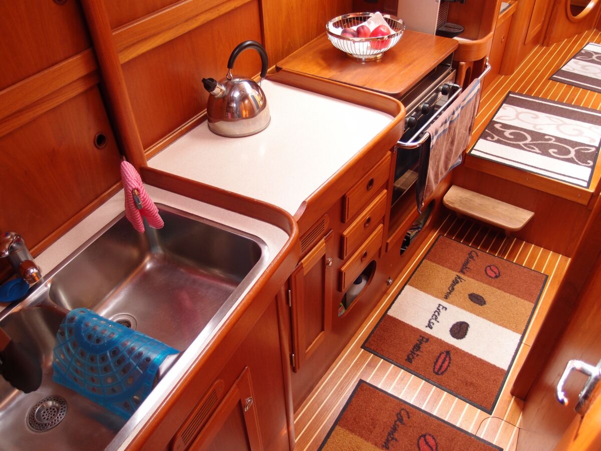 Degeroe38DS-Sailing-World-Yachtbrokers-11