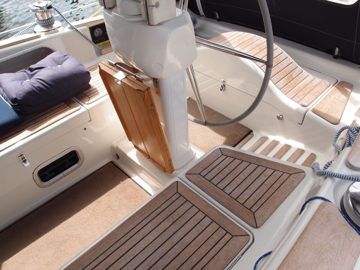 Degeroe38DS-Sailing-World-Yachtbrokers-33