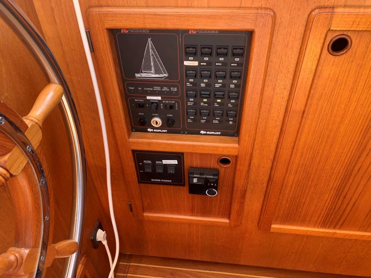 Motorsailer Nauticat 40 Ketch Sailing World Yachtbrokers 17