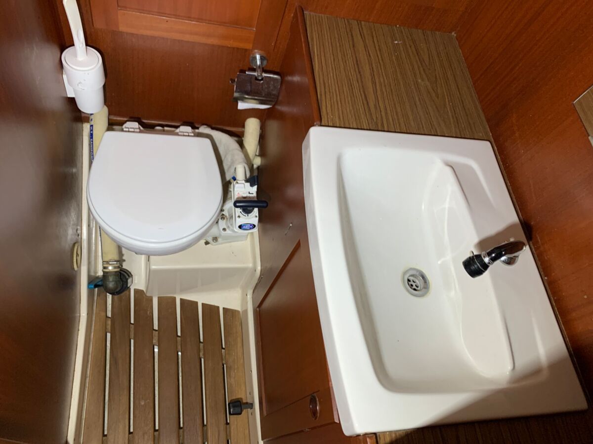 Motorsegler Hallberg-Rassy 94 Sailing World Yachtmakler 79