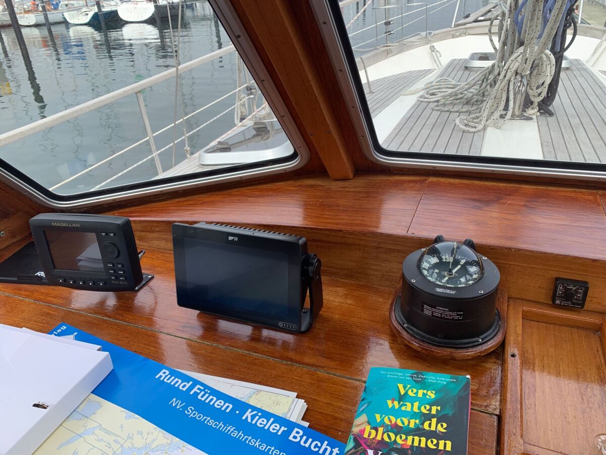 Motorsegler Nauticat 33 Sailing World Yachtmakler 20