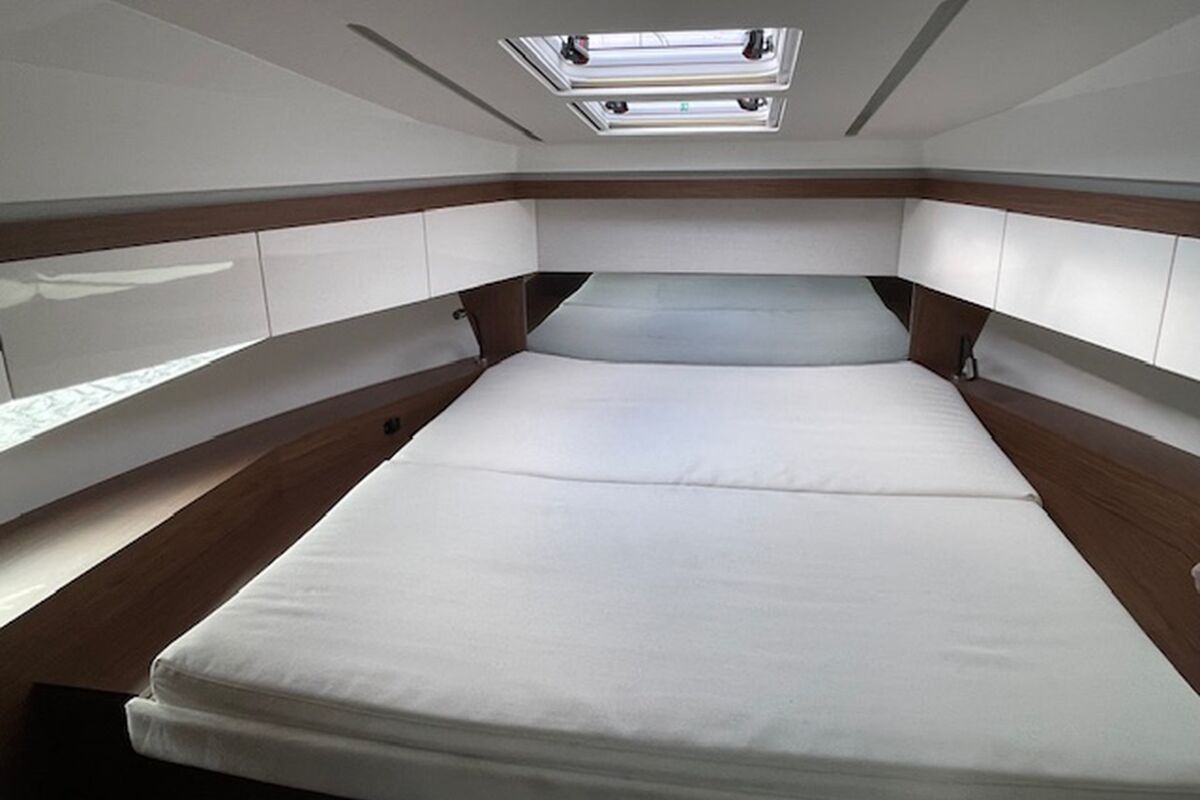 Motoryacht Jeanneau NC 33 Sailing World Yachtbrokers 6