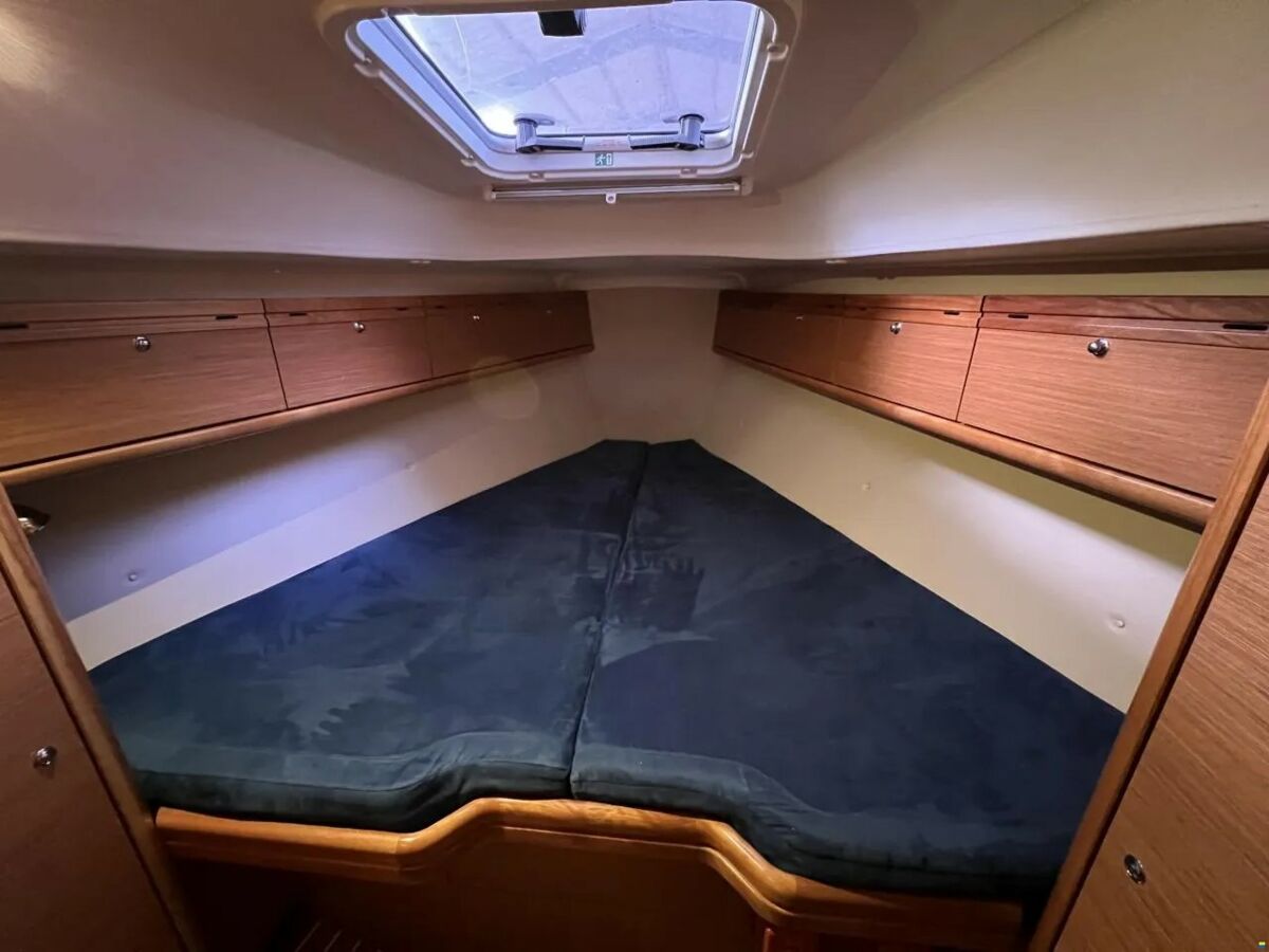 Sailing Yacht Bavaria 34 Cruiser Sailing World Yachtbrokers Heiligenhafen 3