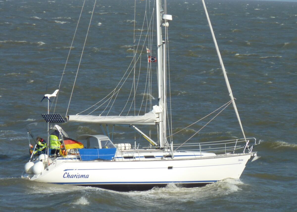 Sailing Yacht Bavaria 42 Sailing World Yachtbrokers 3