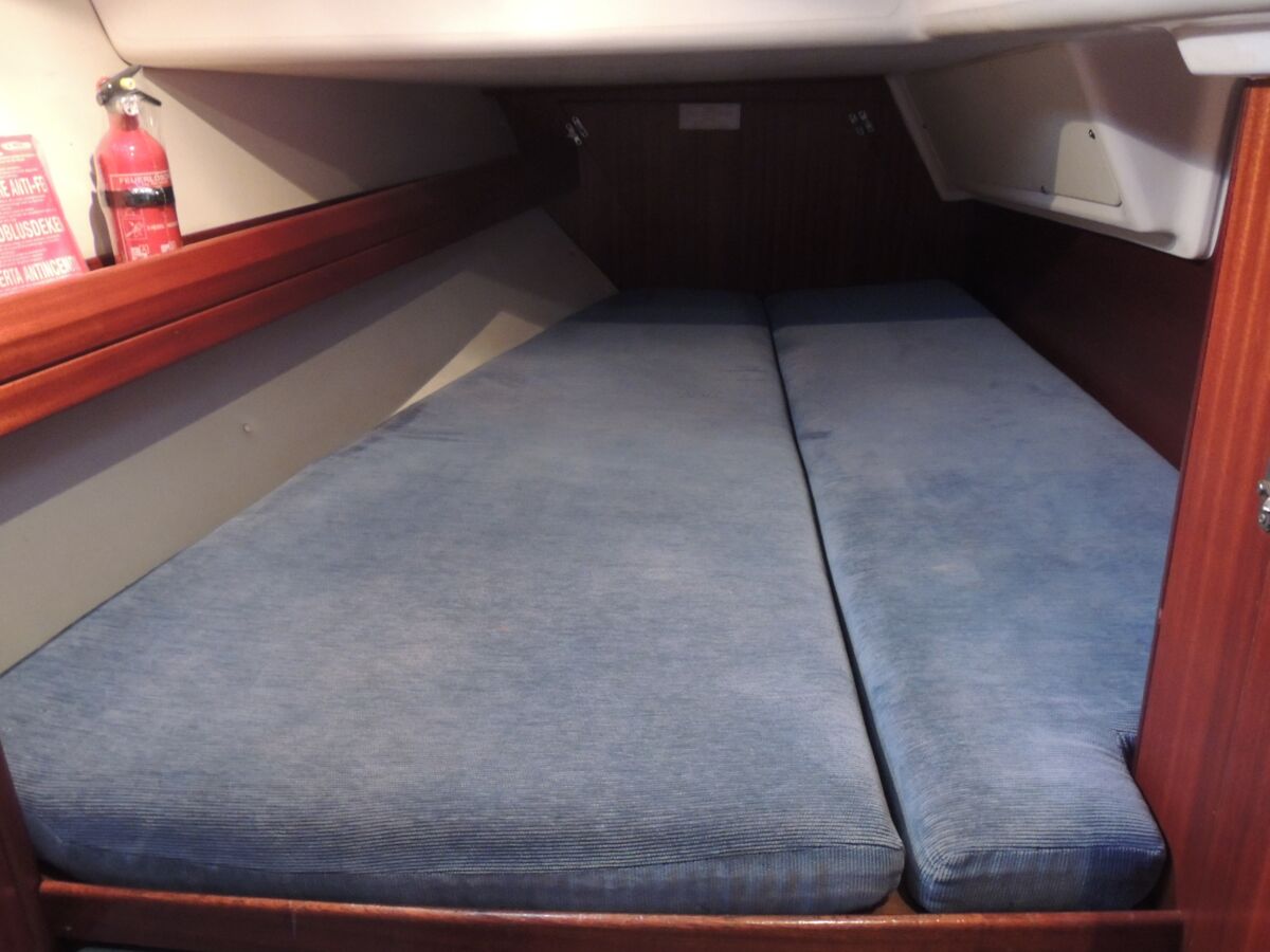 Sailing Yacht Bavaria 42 Sailing World Yachtbrokers 42