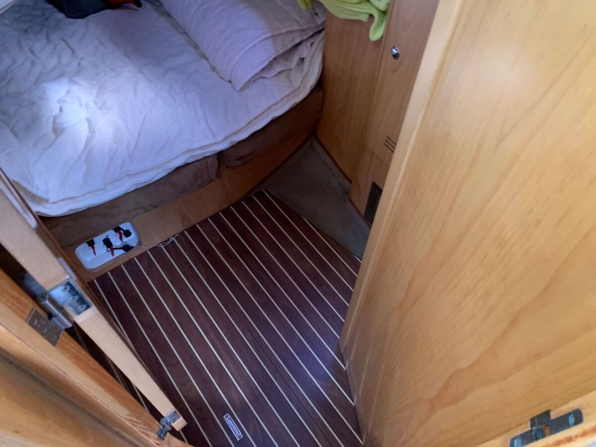 Sailing Yacht Feeling 39 DI Sailing World Yachtbrokers 15