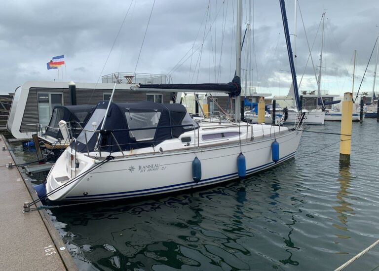 Sailing Yacht Jeanneau Sun Odyssey 32.2 Sailing World Yachtbrokers Heiligenhafen 1